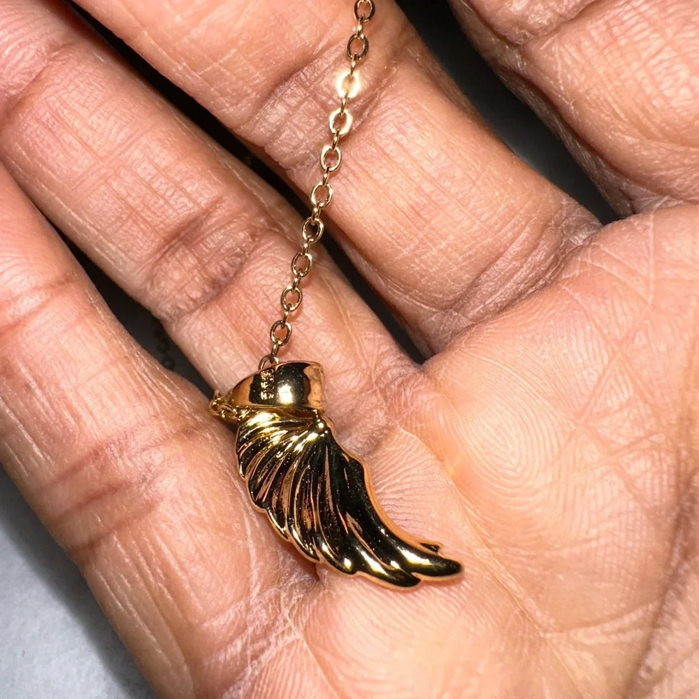 Avon vintage FAVORITE TREASURE PENDANT NECKLACE- LOCK AND KEY - Picture 5 of 15